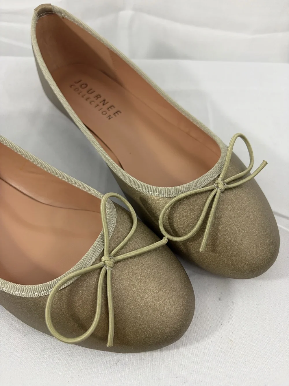 NWT Journee Women’s Size 6.5W Olive Ballet Flats with Bow Trim